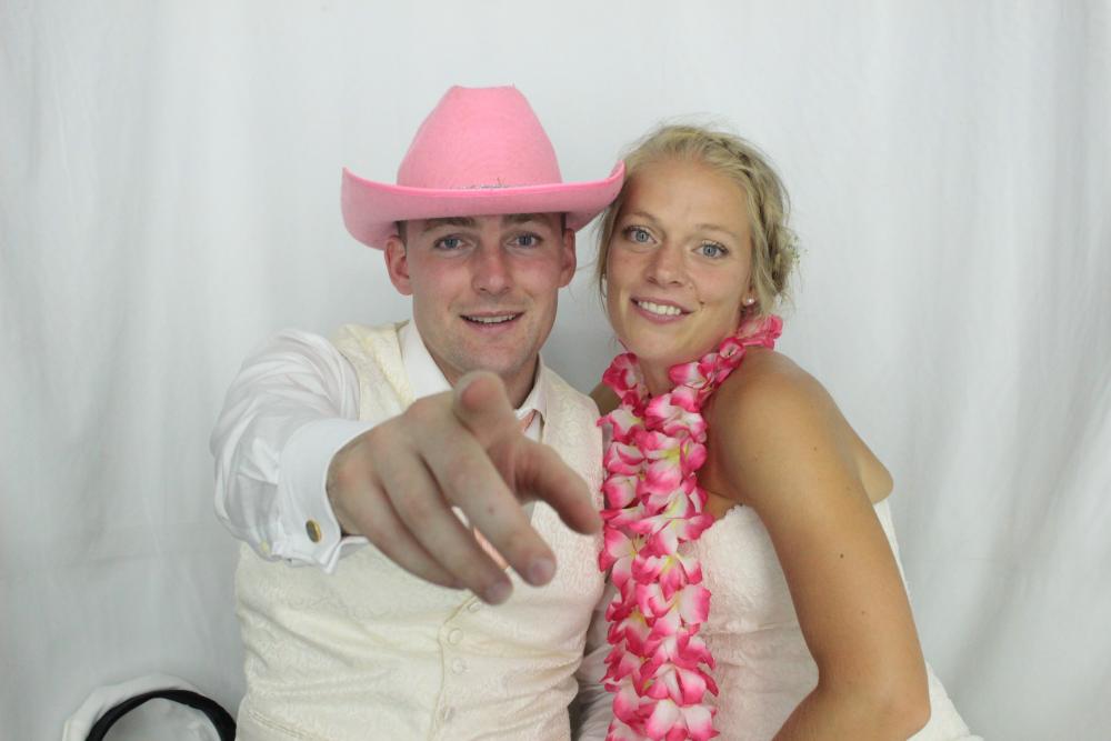 Laura & Oliver | View more photos from the event at gallery.myphotoboothexperience.co.uk/u/MyPhotoBoothExperienceLtd/Laura-Oliver